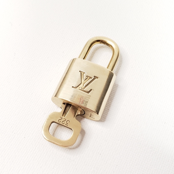 Louis Vuitton Authentic Gold Padlock with Key Shiny - Picture 8 of 11